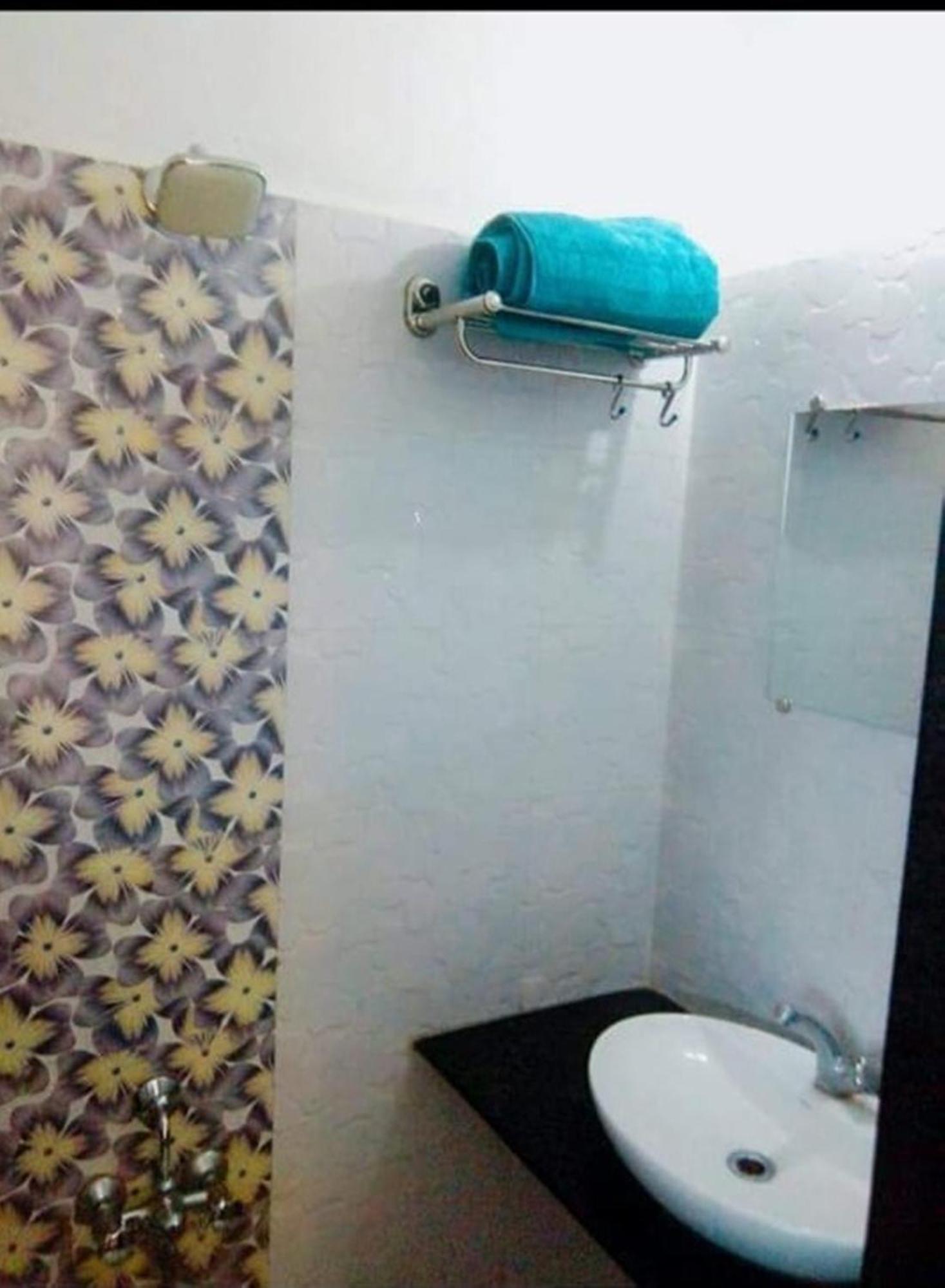 Hotel Chatako Ahmedabad Buitenkant foto