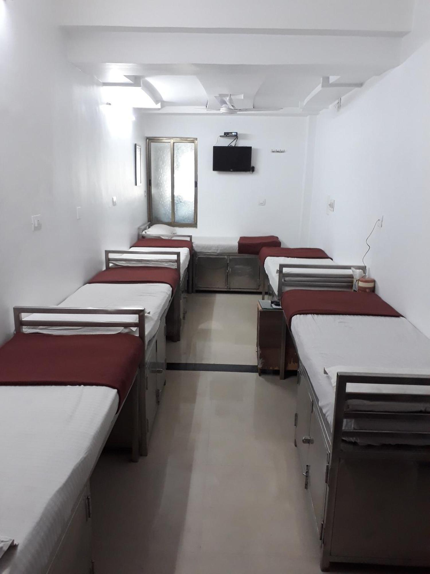 Hotel Chatako Ahmedabad Buitenkant foto